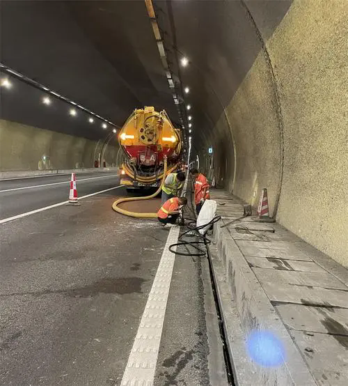 温县隧道排水渠清淤